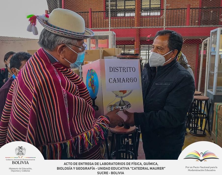 LA MODERNIZACIÓN EDUCATIVA CONTINÚA: MINISTRO CÁRDENAS ENTREGA LABORATORIOS DE FÍSICA, QUÍMICA Y GEOGRAFÍA EN SUCRE