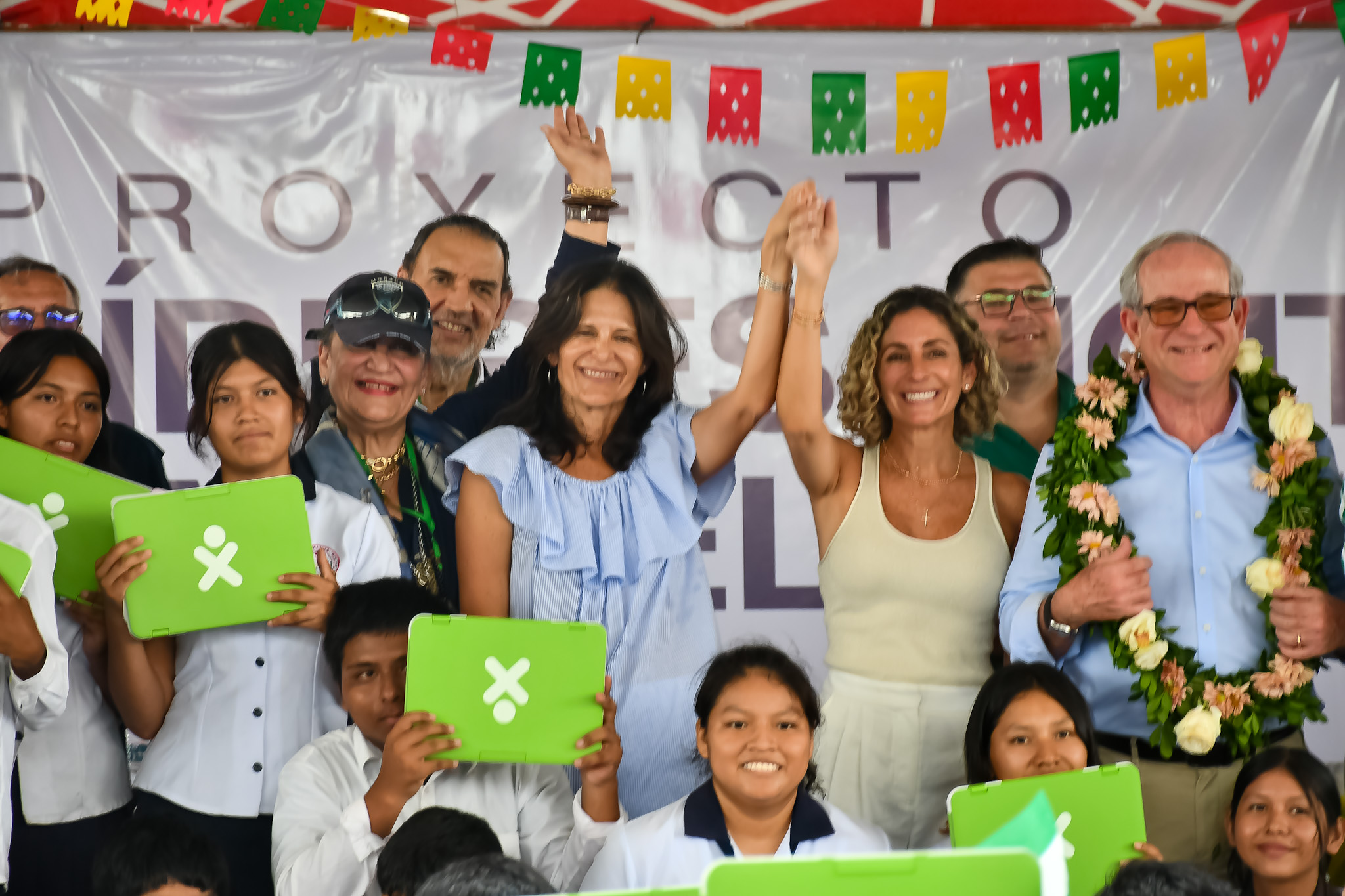 Más de 4.500 estudiantes de 17 municipios de La Paz y Santa Cruz beneficiados