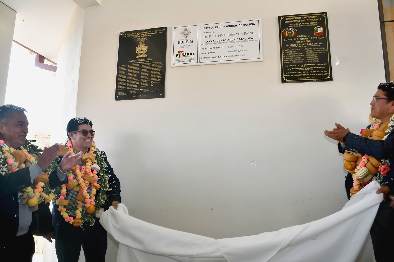 Gobierno Nacional entrega 42 unidades educativas en los nueve departamentos del país en conmemoración del Bicentenario