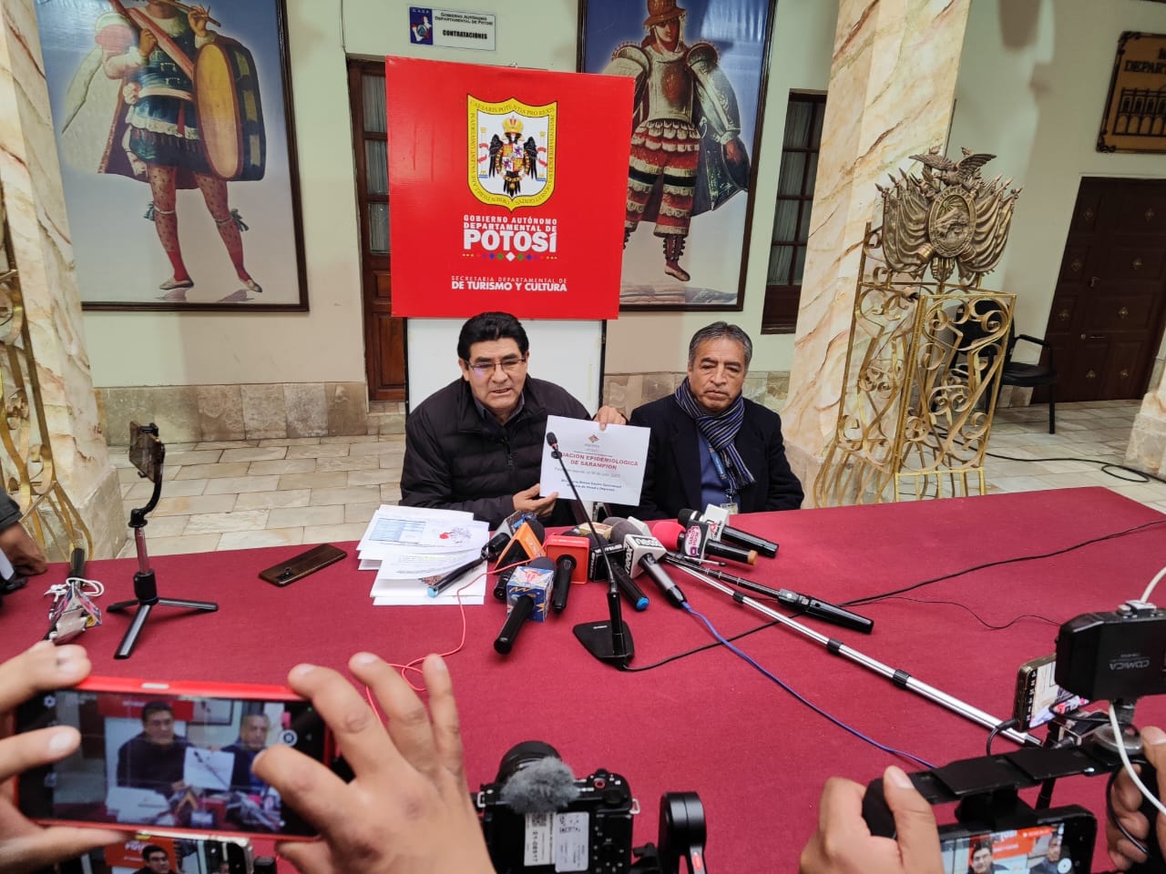 Ministro de Educación informa sobre el desarrollo del Examen de Ascenso de Categoría 2025 