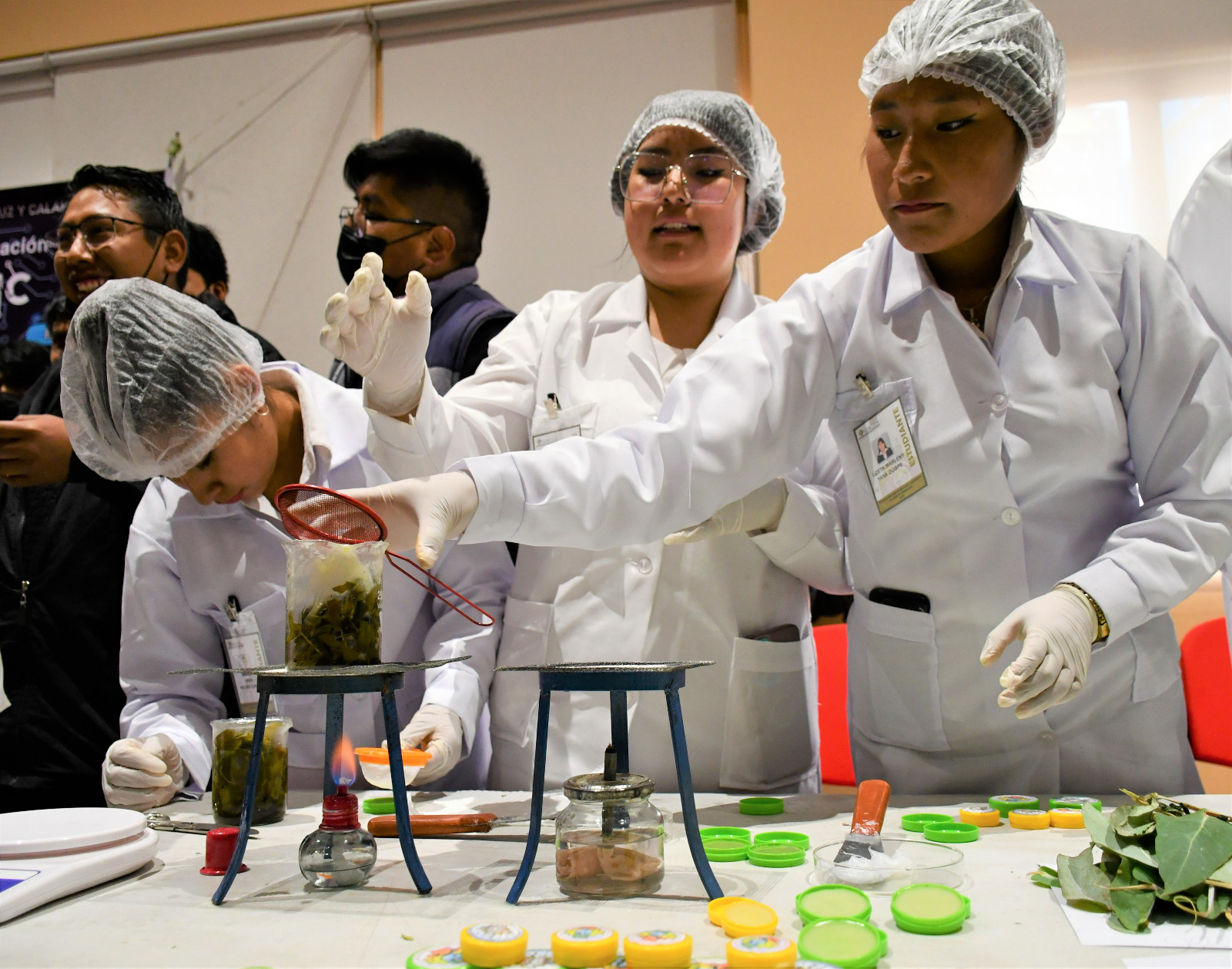 Cerca de 300 mil maestras y maestros fueron capacitados por el Ministerio de Educación con cursos especializados y procesos de formación a nivel licenciatura, diplomado, especialidad y maestría